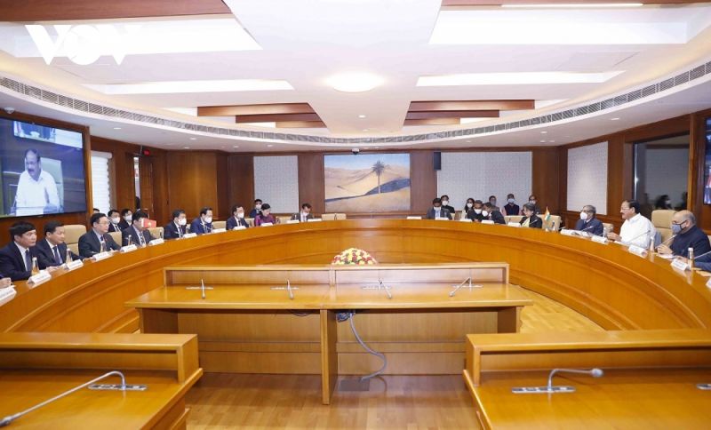 Chủ tịch Quốc hội Vương Đình Huệ gặp Phó Tổng thống kiêm Chủ tịch Thượng viện Ấn Độ