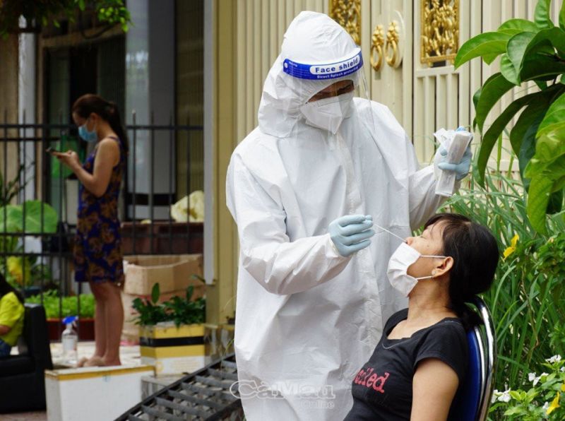 Số ca nhiễm Covid-19 tăng cao, Cà Mau đề nghị Bộ Y tế chi viện khẩn cấp