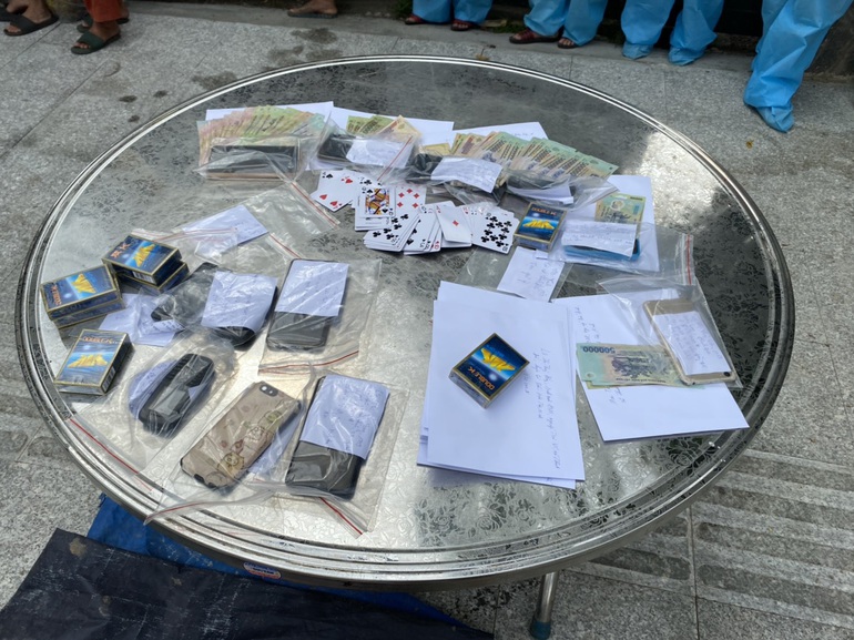 Công an huyện Gò Dầu triệt phá sòng bạc, phát hiện 06 người dương tính SARS-CoV-2