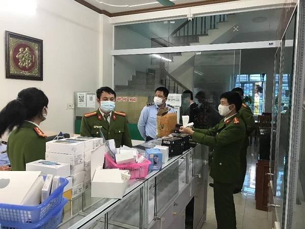 Lực lượng chức năng tỉnh Hải Dương thu giữ hơn 40 chiếc điện thoại nhập lậu