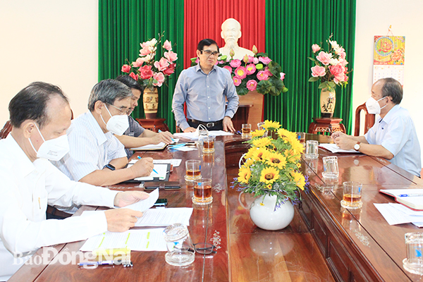 Phó chủ tịch UBND tỉnh Nguyễn Sơn Hùng kết luận tại buổi làm việc với huyện Nhơn Trạch.
