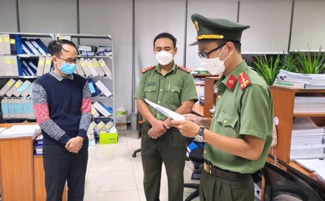 Cơ quan An ninh điều tra, Công an TP. Đà Nẵng thực hiện lệnh bắt tạm giam đối tượng Nguyễn Văn Phong