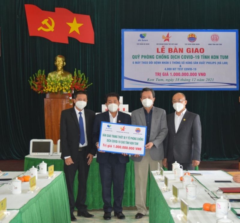Kon Tum tiếp nhận vật tư y tế phục vụ công tác phòng chống dịch Covid-19