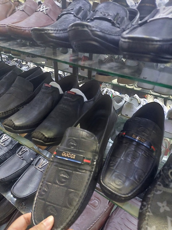 Mục sở thị "thủ phủ" hàng nhái, hàng không nguồn gốc xuất xứ ở đất Cảng Hải Phòng