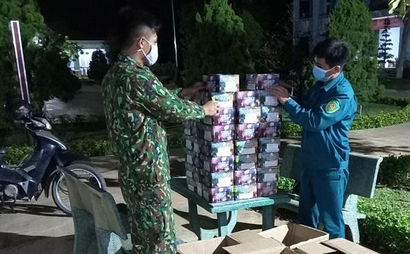 Đồn Biên phòng cửa khẩu Chàng Riệc thu giữ 100 kg pháo lậu