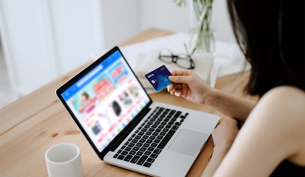 Thẻ BIDV Visa Platinum Cashback online đáp ứng nhu cầu tiêu dùng thông minh của khách hàng trong mùa dịch