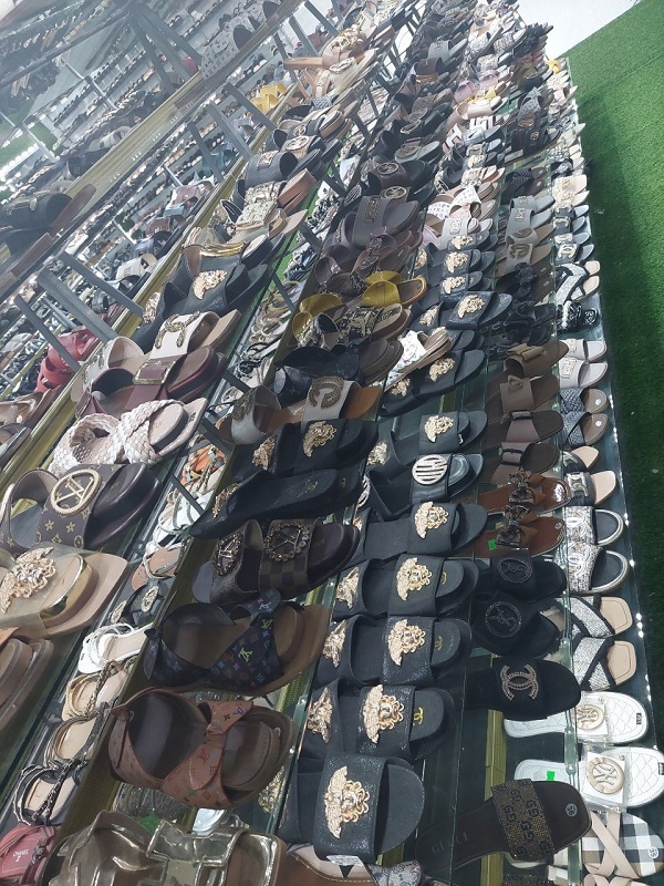 Hàng nhái, không nguồn gốc, xuất xứ bày bán nhan nhản ở Hải Phòng nhờ “tay to”?