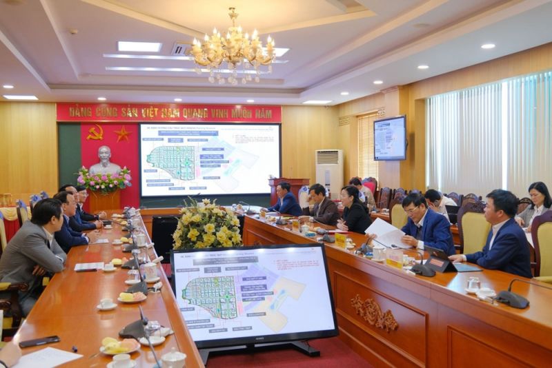Lãnh đạo tỉnh Thái Nguyên đã làm việc với Tập đoàn Tân Hoàng Minh về đề xuất thực hiện một số dự án tại thị xã Phổ Yên ngày 26/11.