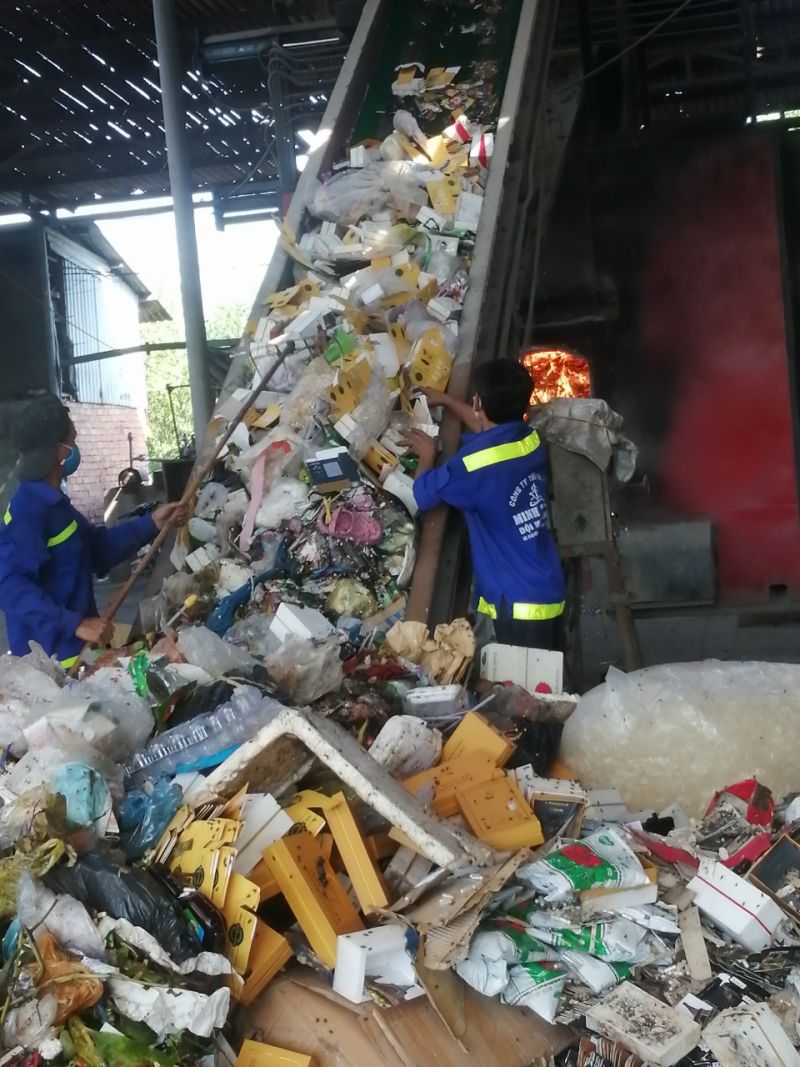 Cần Thơ tiêu hủy lượng lớn hàng hóa vi phạm bị tịch thu trị giá gần 400 triệu