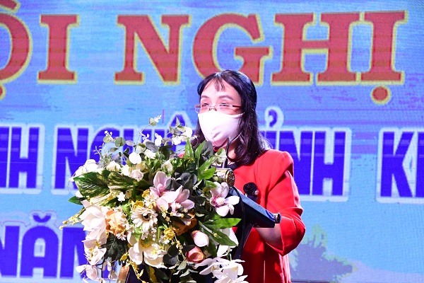 Bà Đặng Thu Nguyệt- Trưởng đại diện VCCI tại Khánh Hòa phát biểu
