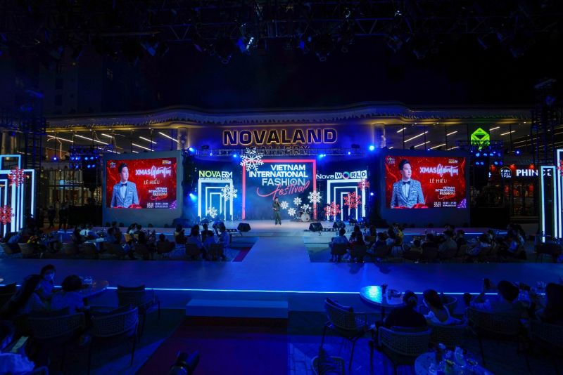 Đêm thứ hai của VIFF 2021: NTK Adrian Anh Tuấn và NTK Đức Duy khiến giới mộ điệu thổn thức