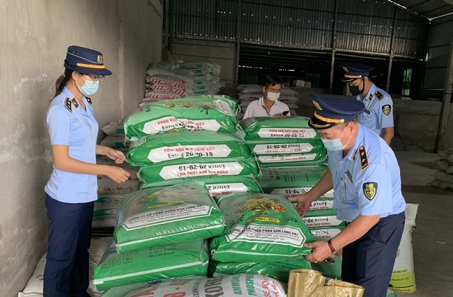 Tăng cường phòng, chống buôn bán phân bón, thuốc bảo vệ thực vật giả