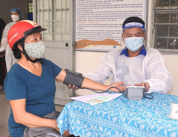 Đà Nẵng tổ chức tiêm vaccine phòng Covid-19 cho người dân tại nhà