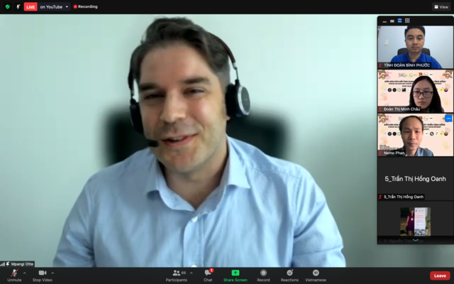 Ông Mpangi Otte - Giám đốc Viện Goethe nhận định múa rối không hề lỗi thời, nhất là tại thành phố Cologne (nước Đức) - nơi ông sinh ra và lớn lên