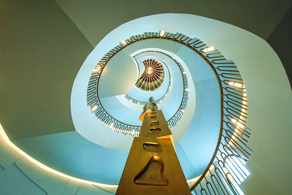 Thiết kế ấn tượng của Sun Signature Gallery ngay tại cầu thang bộ dẫn du khách vào cuộc thưởng lãm kiến trúc – hội họa