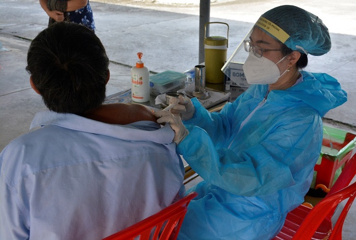 Đẩy nhanh việc tiêm vắc xin cho người dân trên địa bàn tỉnh Cà Mau