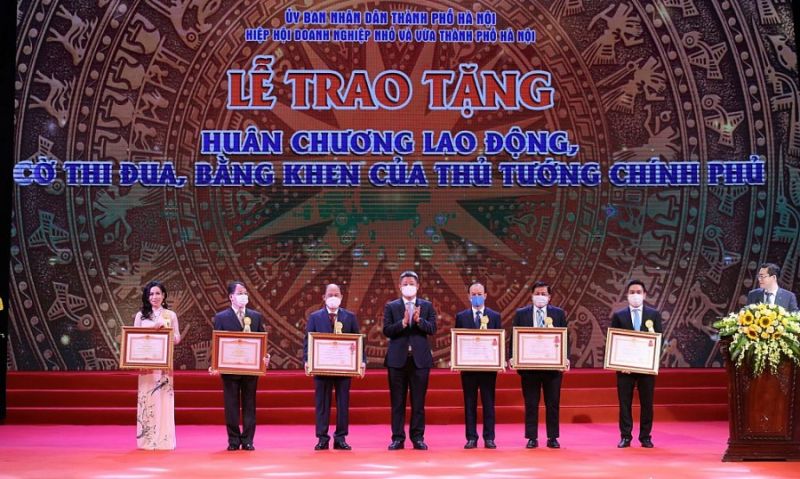 Tôn vinh doanh nhân, doanh nghiệp Thăng Long 2021