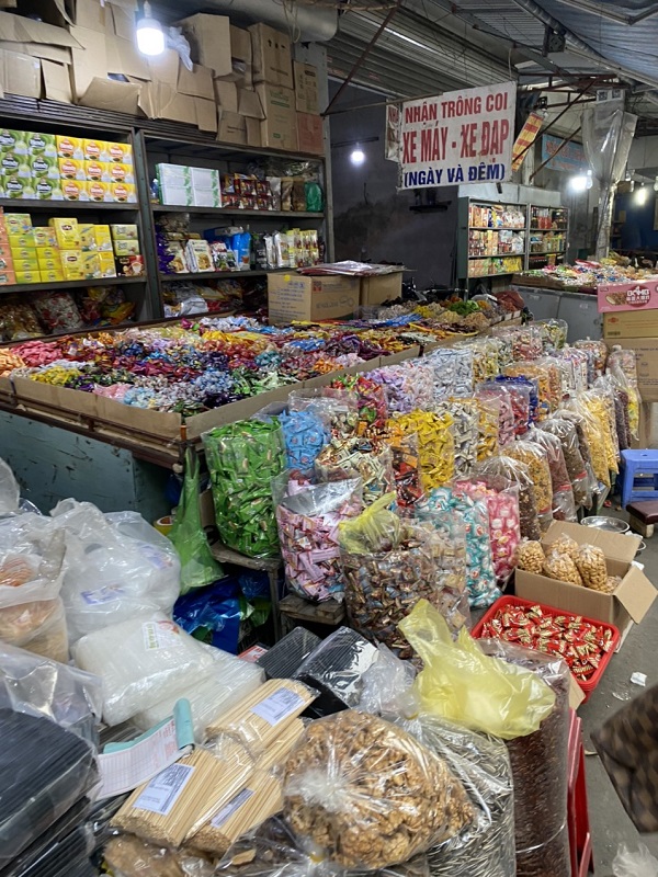 Chợ Đổ Hải Phòng la liệt "hàng sính ngoại"