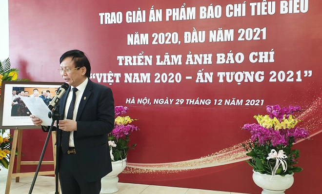 Trao giải ấn phẩm báo chí tiêu biểu