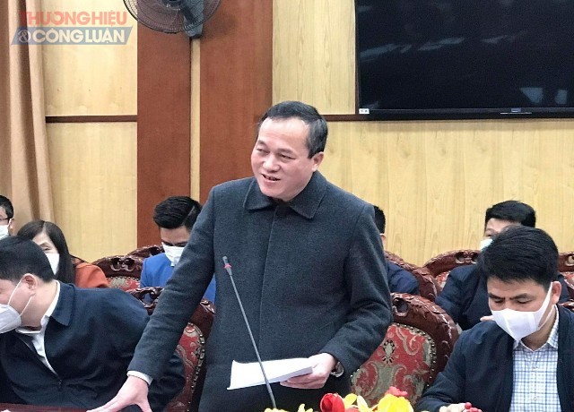 Ông Trịnh Hữu Hùng, Giám đốc Sở Y Tế Thanh Hoá phát biểu tại cuộc họp