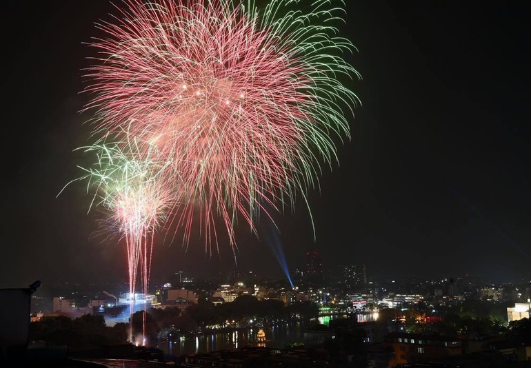 Hà Nội không tổ chức bắn pháo hoa chào đón năm mới 2022