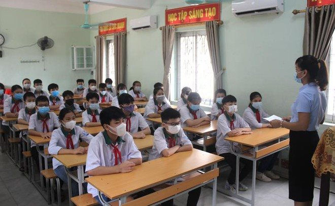 TP.HCM cho phép học sinh lớp 7, 8, 10, 11 đi học trực tiếp từ 04/01/2022
