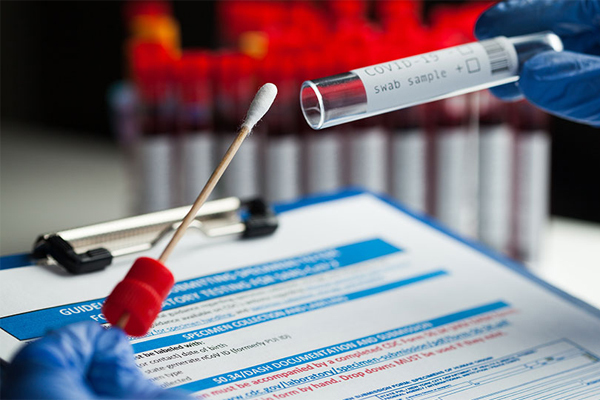 Hành khách đi chung các chuyến bay có trường hợp nhiễm Omicron đều âm tính