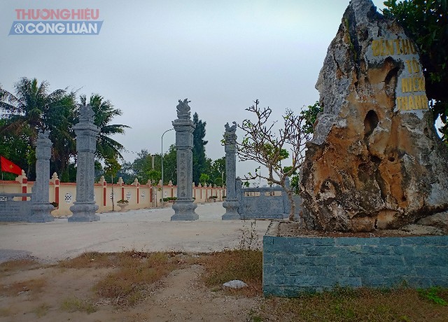 Di tích Đền thờ Tô Hiến Thành do UBND huyện Hoằng Hóa đã buông lỏng quản lý, dẫn đến vi phạm các quy định của pháp luật