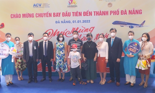Đà Nẵng đón đoàn khách đến du lịch, nghỉ dưỡng trong ngày đầu năm mới 2022