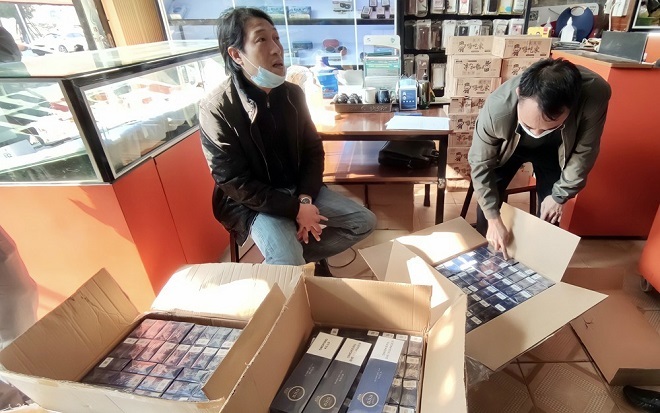 Khởi tố vụ án buôn bán thuốc lá lậu tại Lào Cai