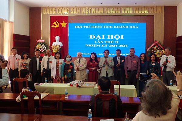 Ban chấp h&agrave;nh Hội Tr&iacute; thức Kh&aacute;nh H&ograve;a (2021- 2026) ra mắt