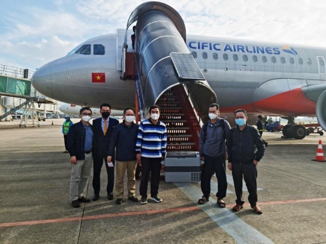 Chạy ô tô xuyên đêm hàng trăm kilomet để ghép tim giữa mùa dịch