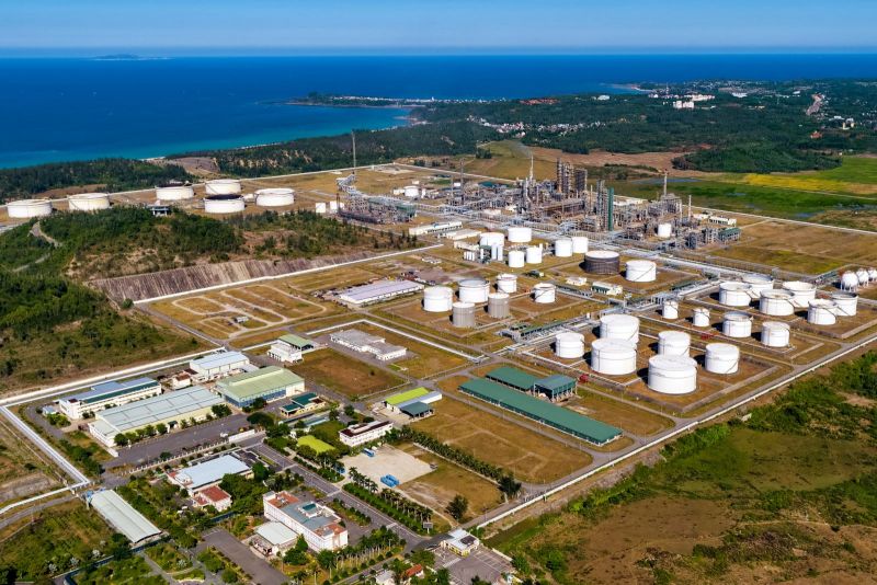 Toàn cảnh Nhà máy lọc dầu Dung Quất.