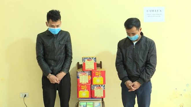 Công an tỉnh Vĩnh Phúc bắt giữ nhóm thanh niên mua 10kg pháo nổ về chơi Tết