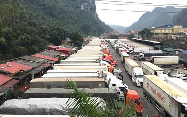 Phấn đấu trước Tết Nguyên đán không còn tình trạng xe tồn đọng tại các cửa khẩu