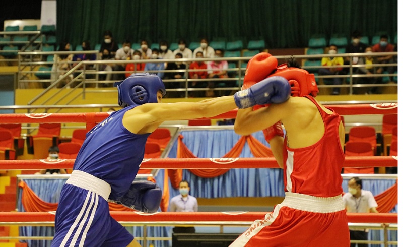 Một trận thi đấu Boxing tại Giải vô địch Boxing nam, nữ toàn quốc năm 2021.