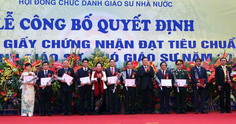 Công bố danh sách ứng viên được đề nghị xét đạt tiêu chuẩn chức danh giáo sư, phó giáo sư năm 2021