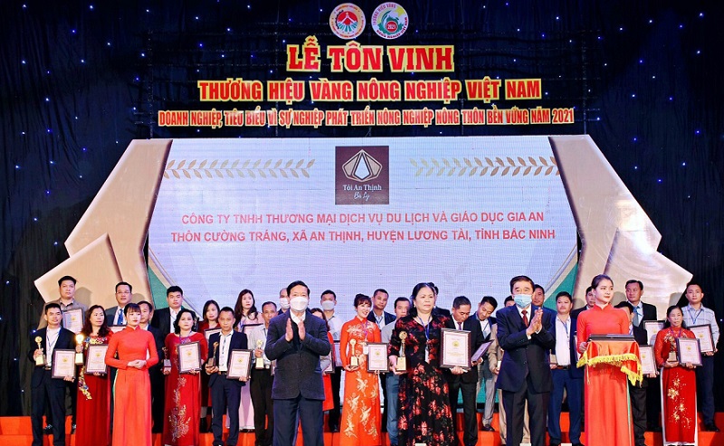 Sản phẩm tỏi bà Lý đạt giải “Thương hiệu vàng nông nghiệp Việt Nam” năm 2021 (Ảnh: bacninh.gov.vn)