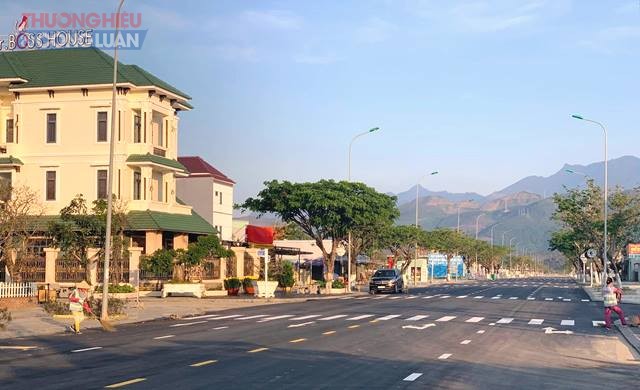 Con đường ch&igrave;nh v&agrave;o Khu đ&ocirc; thị Golden Hills đ&atilde; được đỗ nhựa Tết t&acirc;n Sửu 2021
