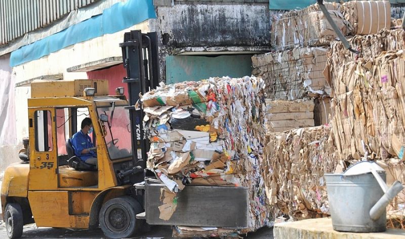 Doanh nghiệp nhập khẩu phế liệu từ nước ngoài làm nguyên liệu sản xuất phải ký quỹ bảo vệ môi trường