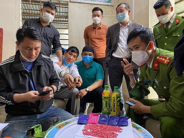Công an Quảng Bình bắt đối tượng tàng trữ 1.146 viên ma túy tổng hợp