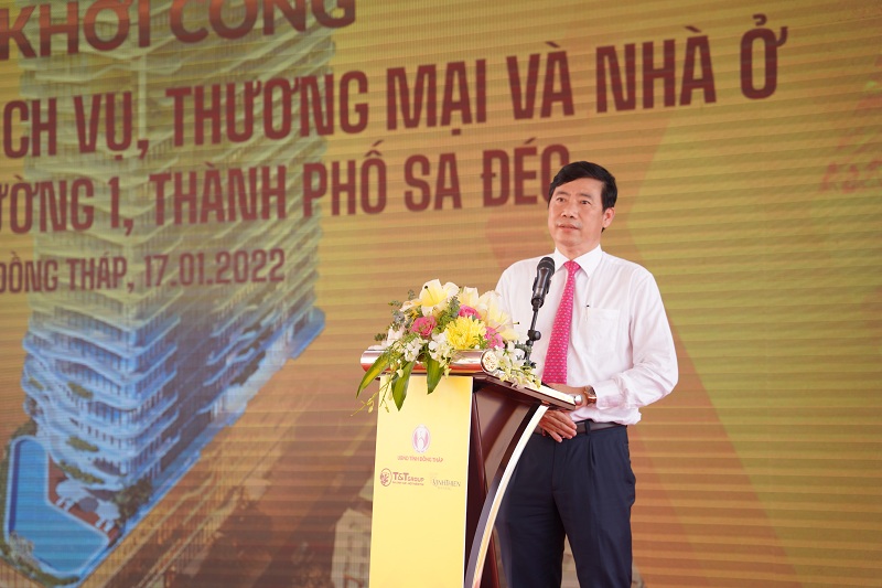 Ông Phạm Thiện Nghĩa, Chủ tịch UBND tỉnh Đồng Tháp yêu cầu chủ đầu tư, nhà thầu thi công huy động mọi nguồn lực, tập trung triển khai dự án bảo đảm chất lượng và tiến độ như đã cam kết đã đề ra