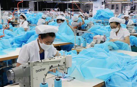 ILO hạ dự báo về khả năng phục hồi của thị trường lao động năm 2022