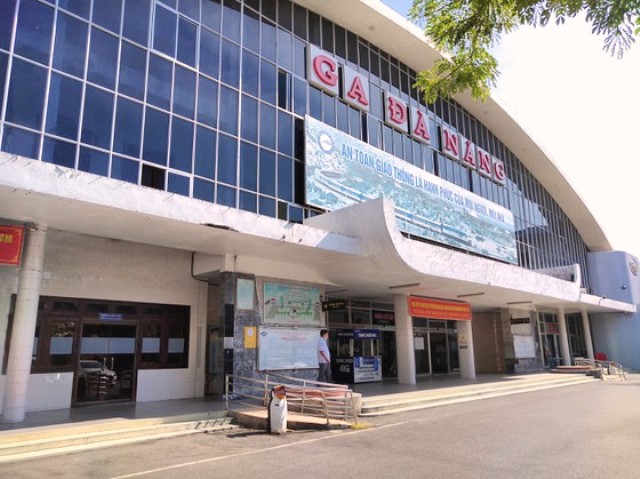 Đà Nẵng nhà ga, bến xe vắng khách mua vé về quê đón Tết Nguyên đán Nhâm Dần 2022