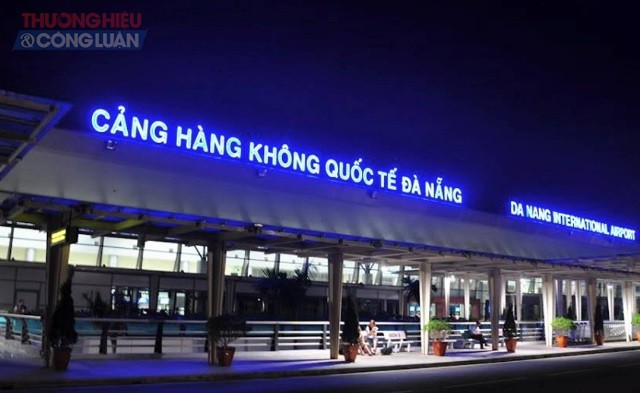 CHKQT Đà Nẵng hiện nay có 2 nhà ga hành khách T1 (quốc nội) và T2 (quốc tế) với tổng công suất thiết kế là 14 triệu khách/năm. Như vậy, khi nhà ga T3 đi vào hoạt động trong vài năm tới, sân bay Đà Nẵng có thể phục vụ 42 triệu khách/năm.