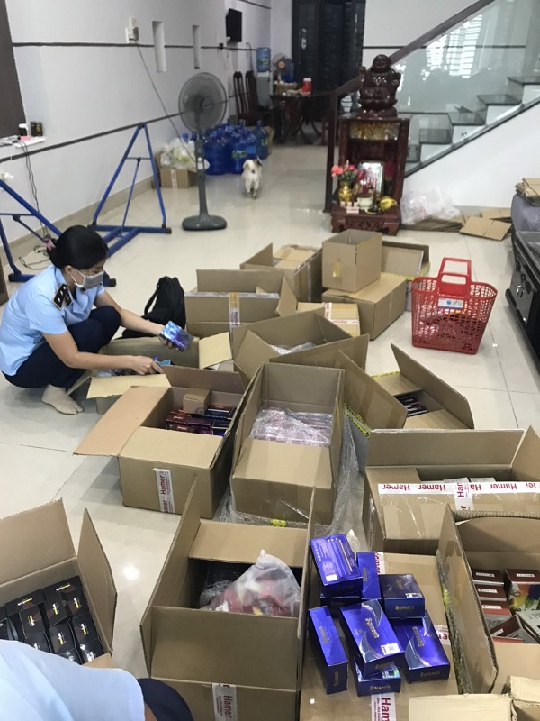 Cần Thơ phát hiện điểm kinh doanh kẹo sâm các loại không rõ nguồn gốc