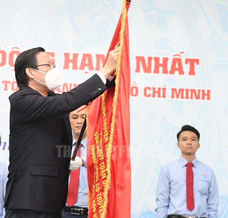 Viện Y dược học Dân tộc TP Hồ Chí Minh đón nhận Huân chương Lao động hạng Nhất