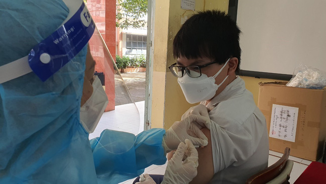 Sau ca Omicron cộng đồng, Bộ Y tế đề xuất tiêm vaccine Covid-19 cho trẻ từ 5 đến 11 tuổi