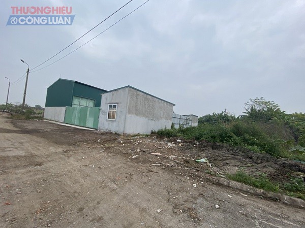 Khu nhà xưởng xây dựng không có GPXD cạnh khu nhà ở Quán Toan