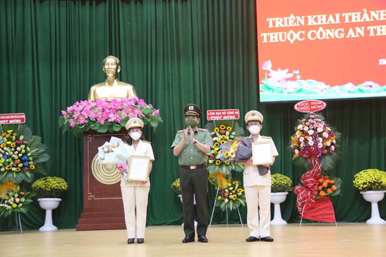 Thiếu tướng Lê Hồng Nam, Giám đốc Công an TP. HCM trao quyết định điều động